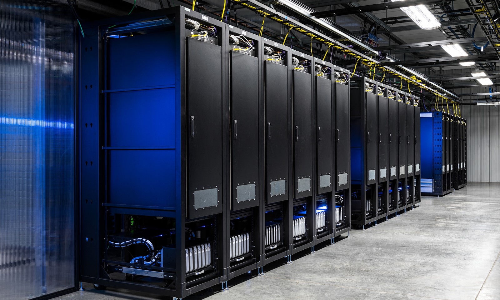 Bagaimana UPS untuk Ruang Server dan Data Center Bekerja